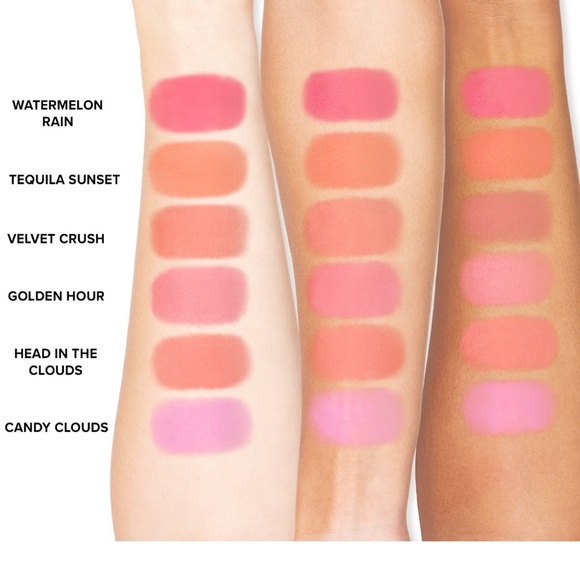 NWT Too Faced Cloud Crush Head In The Clouds Blurring Blush - Picture 2 of 3